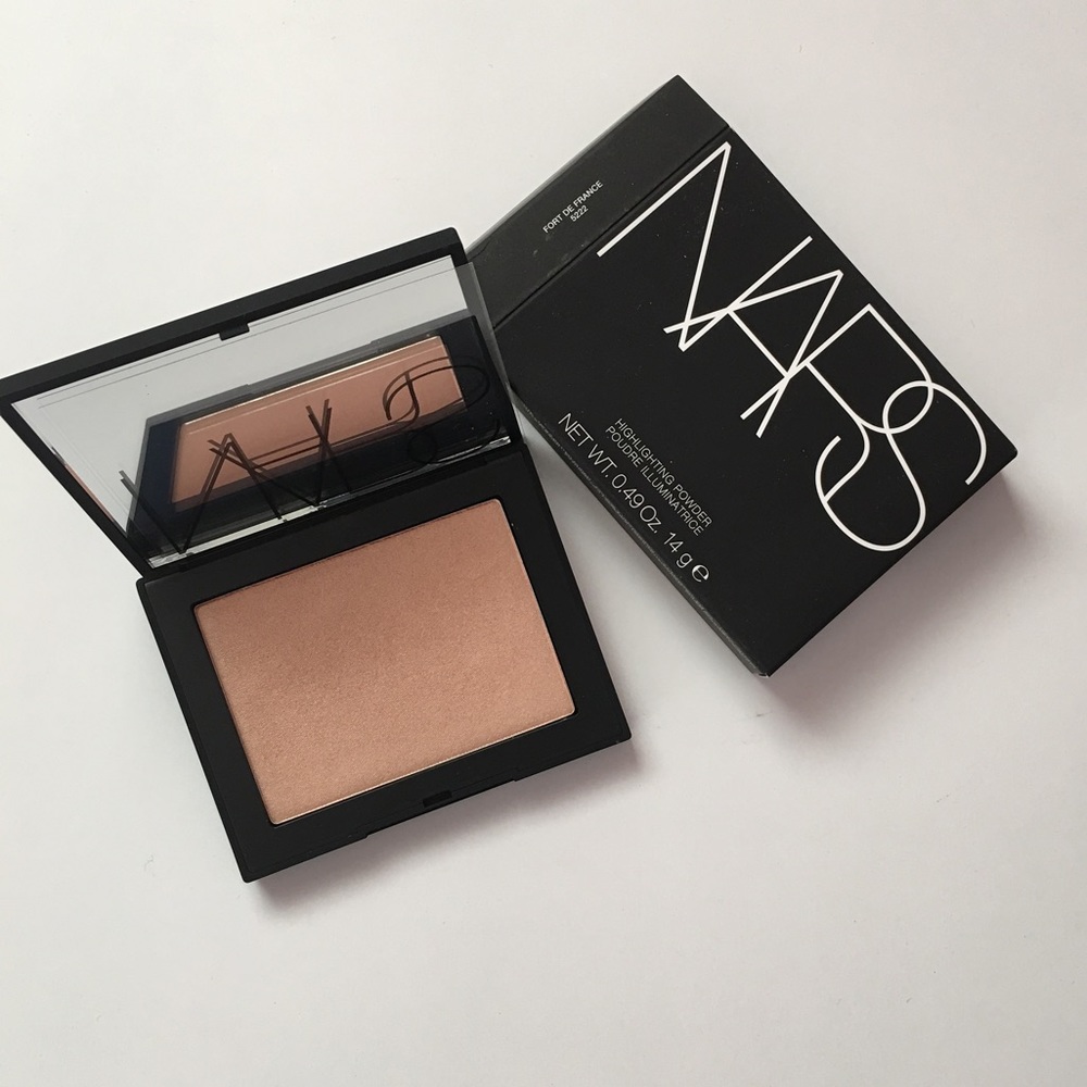 NARS Highlighting Powder in shade Fort De France